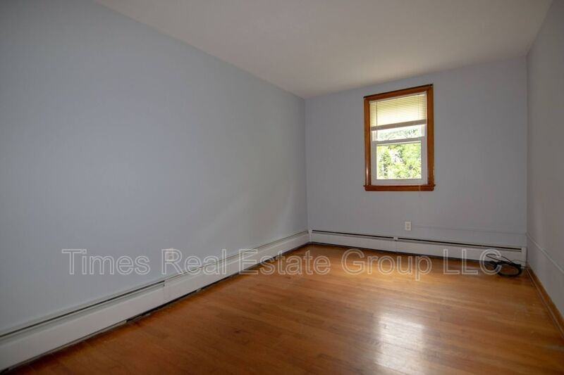 708 Carmen Dr #B - Photo 7 of 19