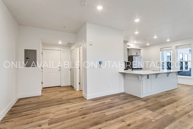 768 Sw #203 - Photo 2 of 24