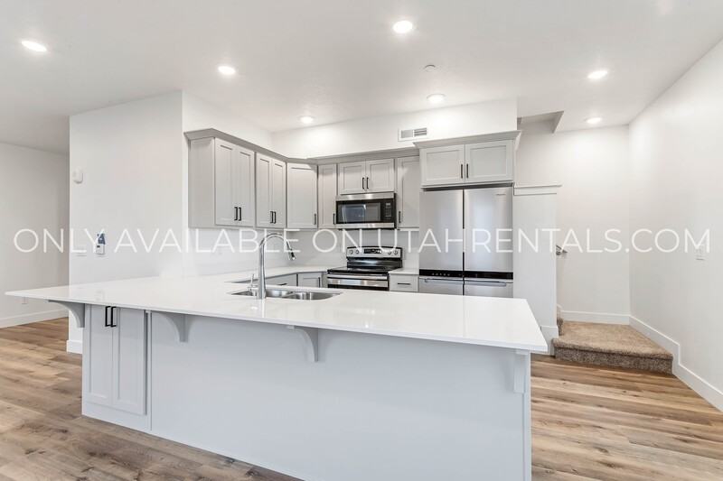 768 Sw #203 - Photo 5 of 24