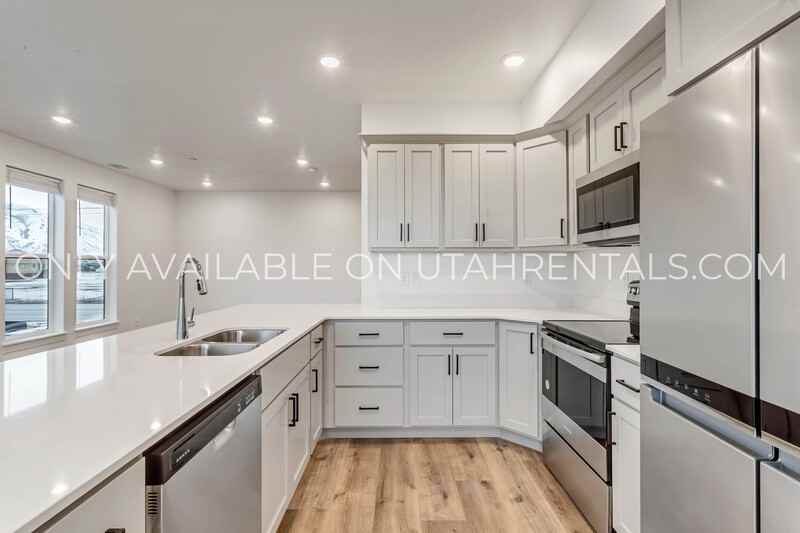 768 Sw #203 - Photo 6 of 24