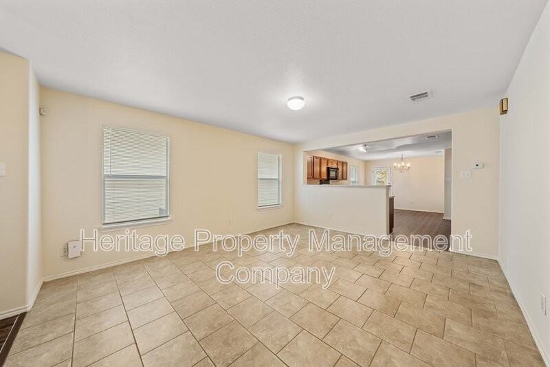 6402 Candleview Ct - Photo 7 of 32