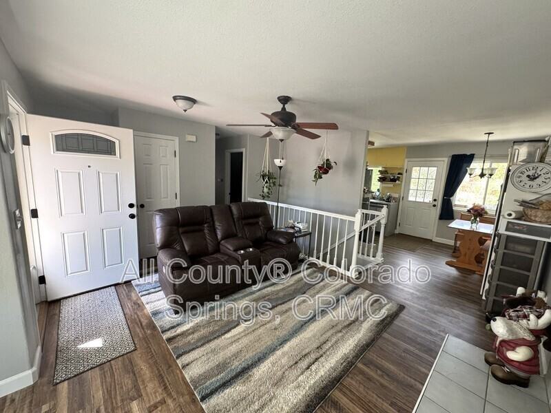 608 Stubblefield Dr - Photo 2 of 23