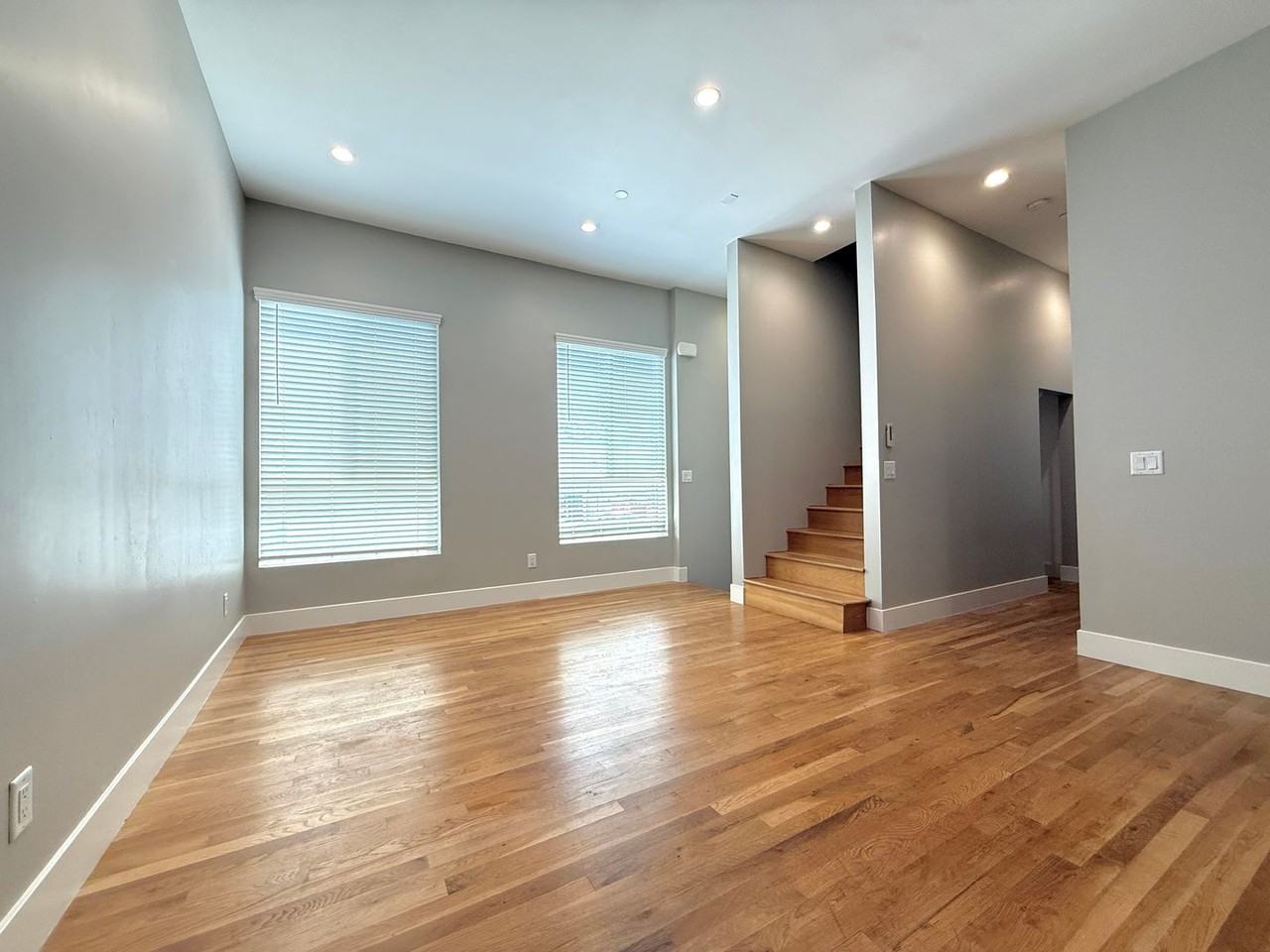2961 E St - Photo 5 of 23