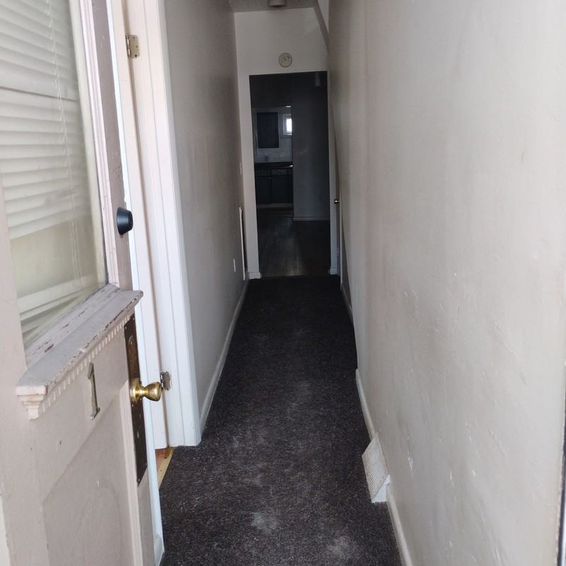 1 452A Hudson Avenue - Photo 2 of 19