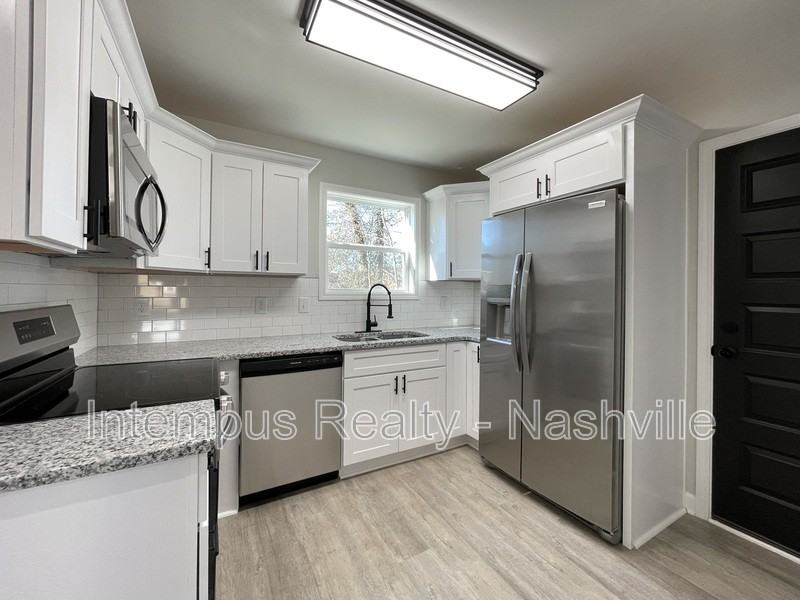 146 N Trigg Ave #130 - Photo 7 of 22