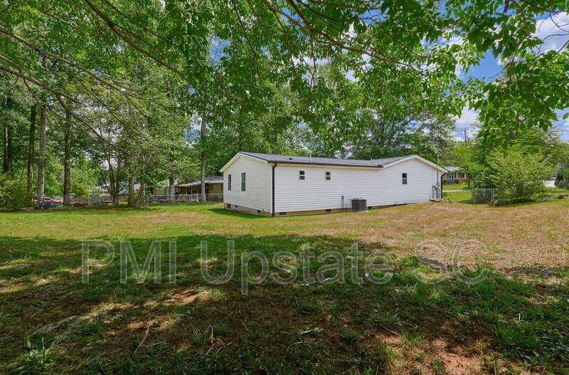 101 Paris View Dr - Photo 4 of 31