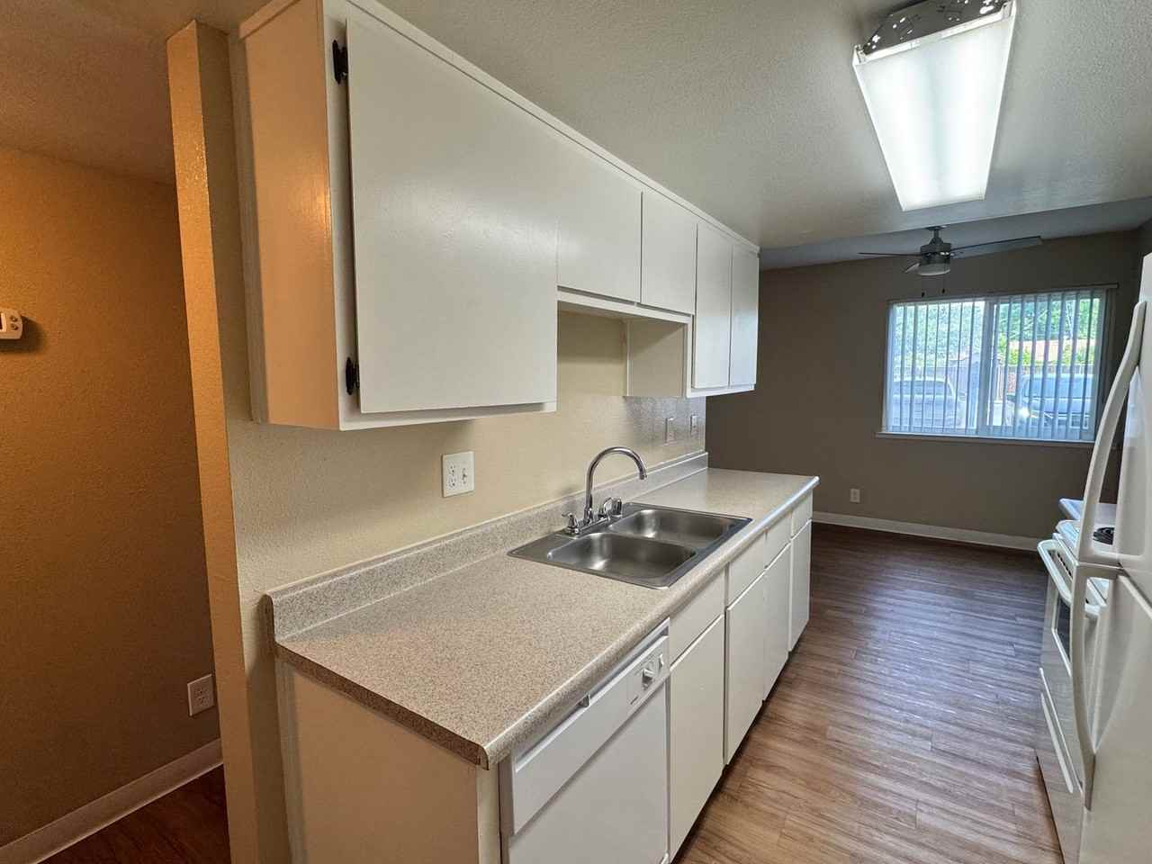 Acacia Apartments - Photo 3 of 38