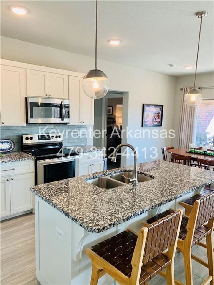 438 N Otoe St - Photo 6 of 33