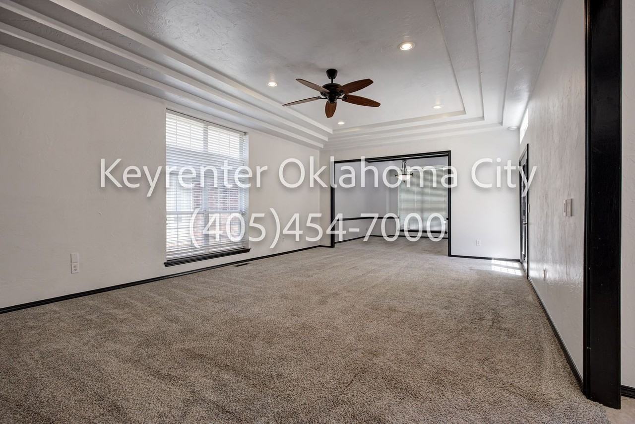 12100 Blueway Ave - Photo 4 of 44