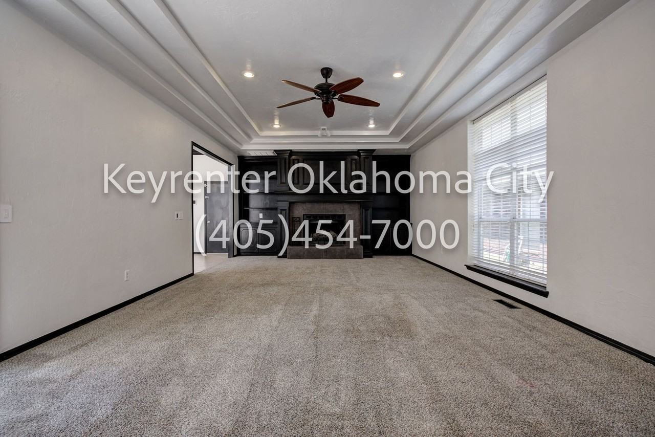 12100 Blueway Ave - Photo 5 of 44