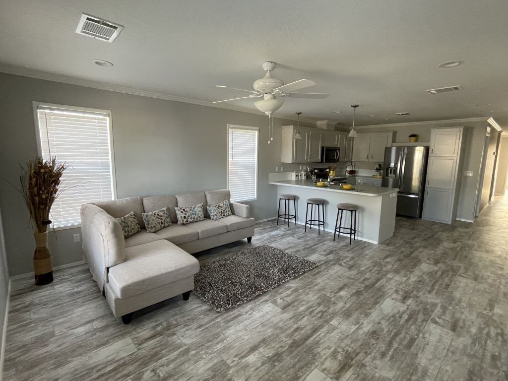3007 Horse Shoe Ct - Photo 2 of 36