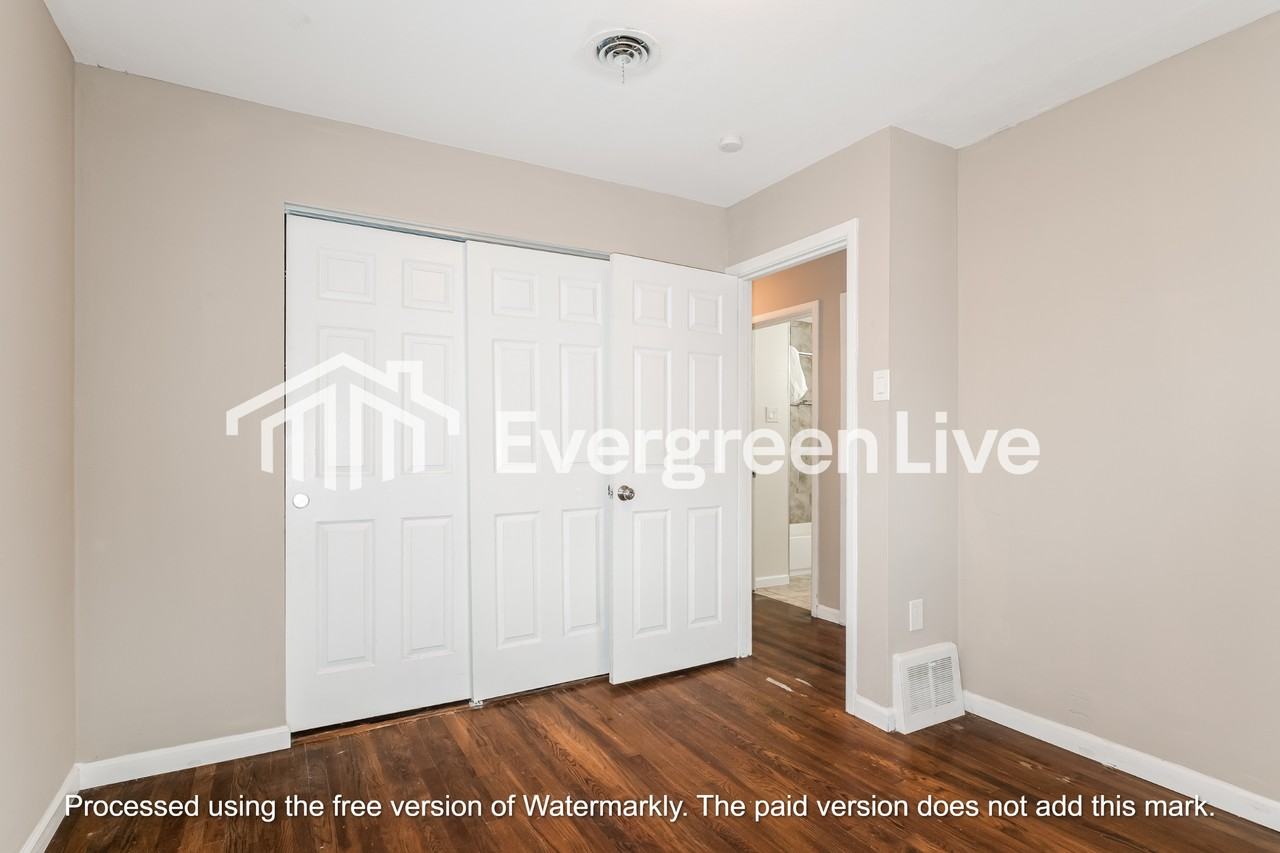 1070 Ozment Dr - Photo 7 of 15