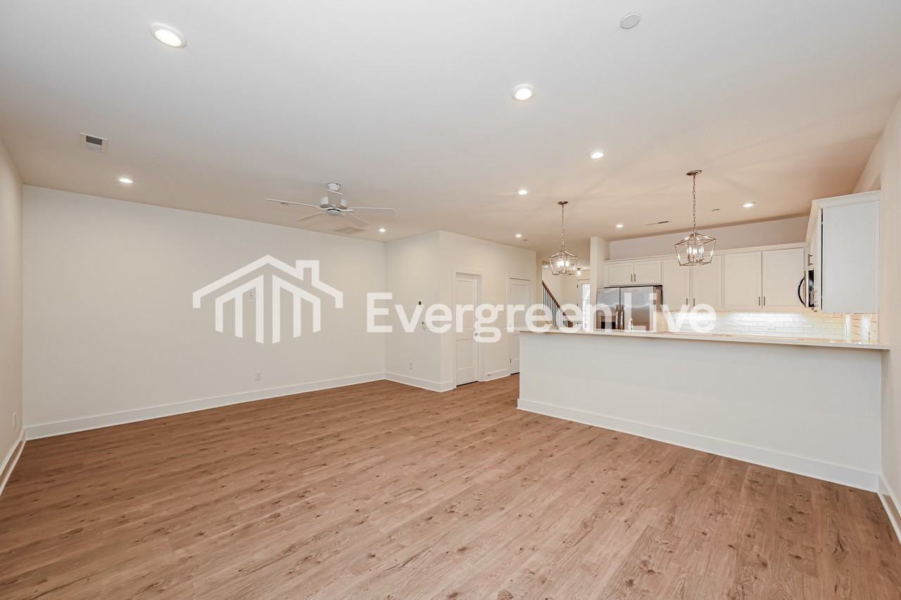 168 Leggo Ave - Photo 2 of 15