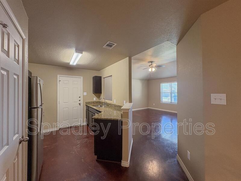 1032 Edwards Dr Apt B - Photo 4 of 14