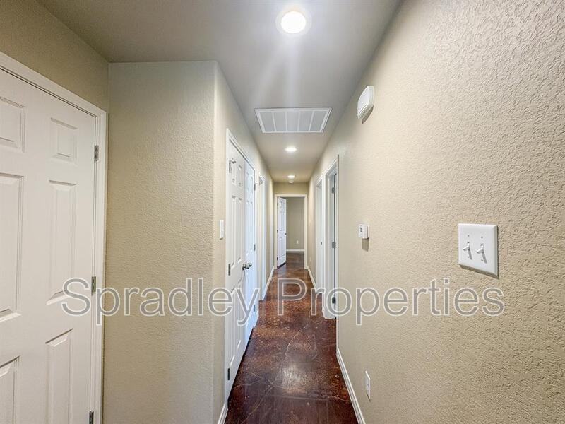1032 Edwards Dr Apt B - Photo 7 of 14