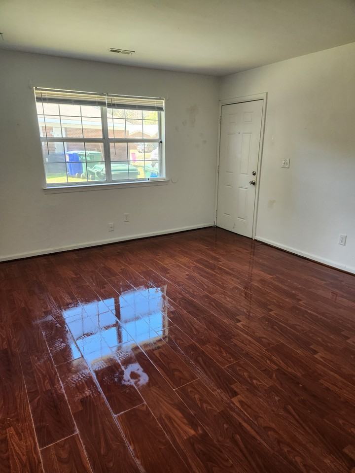 6040 Camellia Dr #B - Photo 2 of 5
