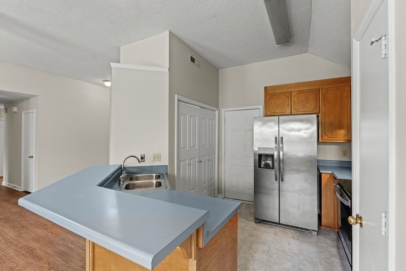 100 River Oaks Dr - Photo 5 of 22