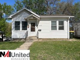 featured image of 1620 S Lemon St