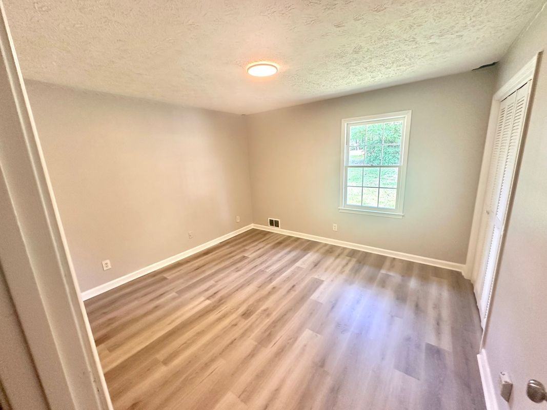 2079 Mcdaniels Bridge Rd Sw - Photo 4 of 15