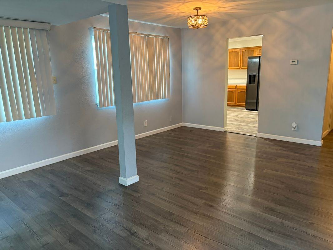 1130 E 118th St - Photo 4 of 25