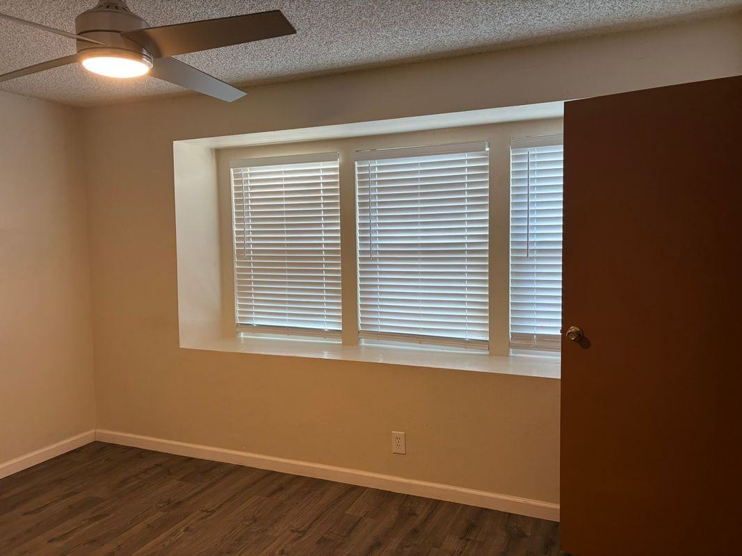 1130 E 118th St - Photo 5 of 25