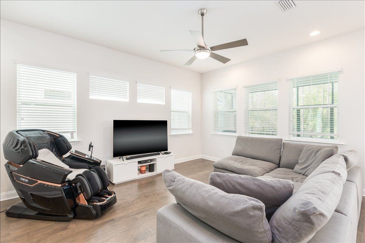516 Vista Lake Cir - Photo 2 of 45