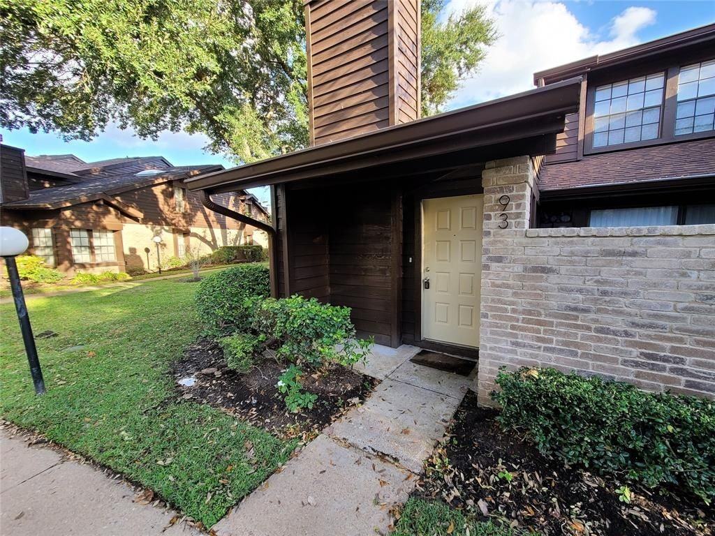 2510 Grants Lake Blvd - Photo 2 of 16