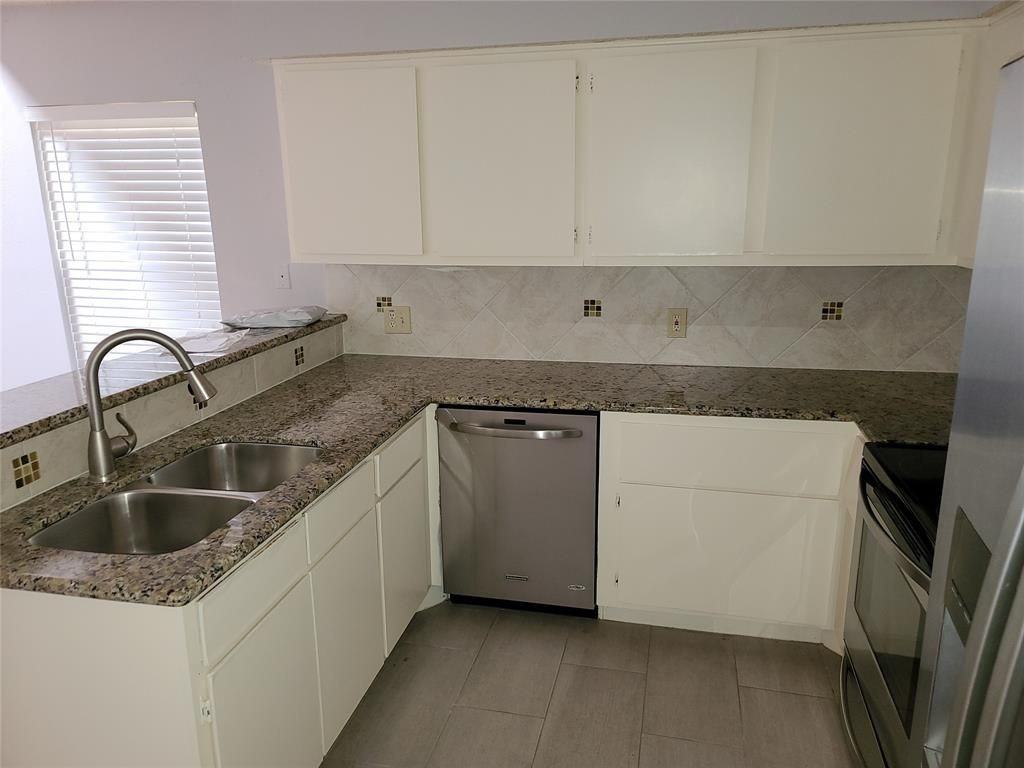 2510 Grants Lake Blvd - Photo 4 of 16