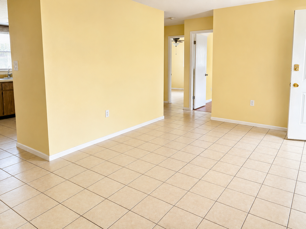 8247 Saybrook Dr - Photo 2 of 10