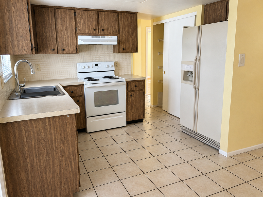 8247 Saybrook Dr - Photo 4 of 10