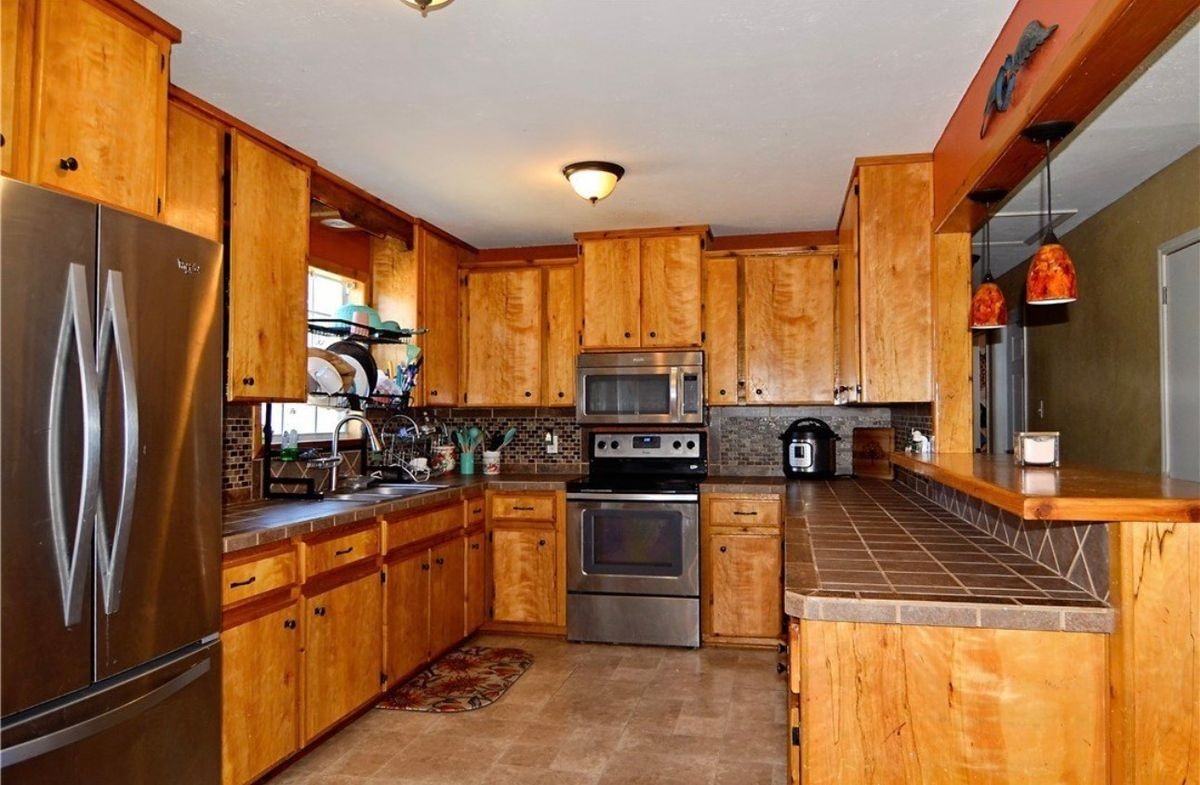 805 E Anderson St - Photo 4 of 9