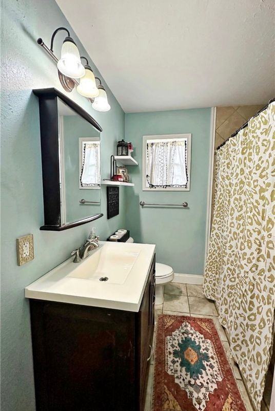 805 E Anderson St - Photo 5 of 9