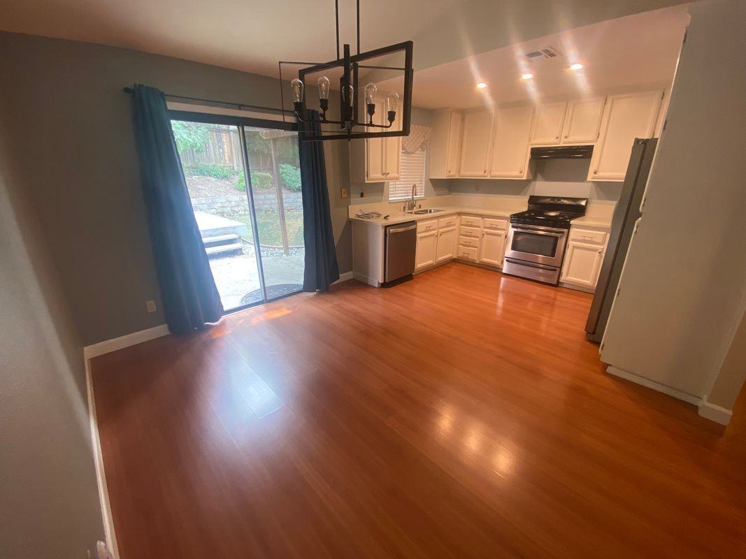 872 Portside Cir - Photo 7 of 10