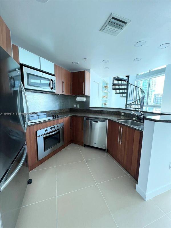 300 S Biscayne Blvd