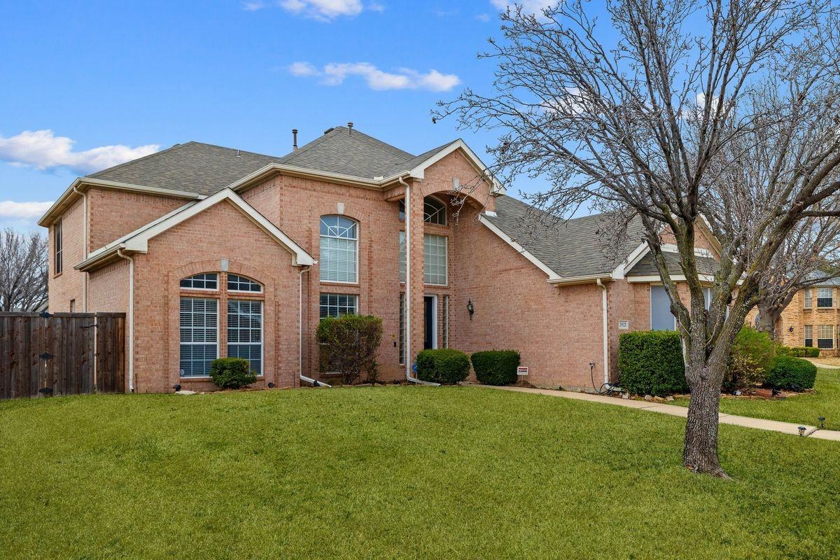 3921 Harrison Ct - Photo 3 of 48