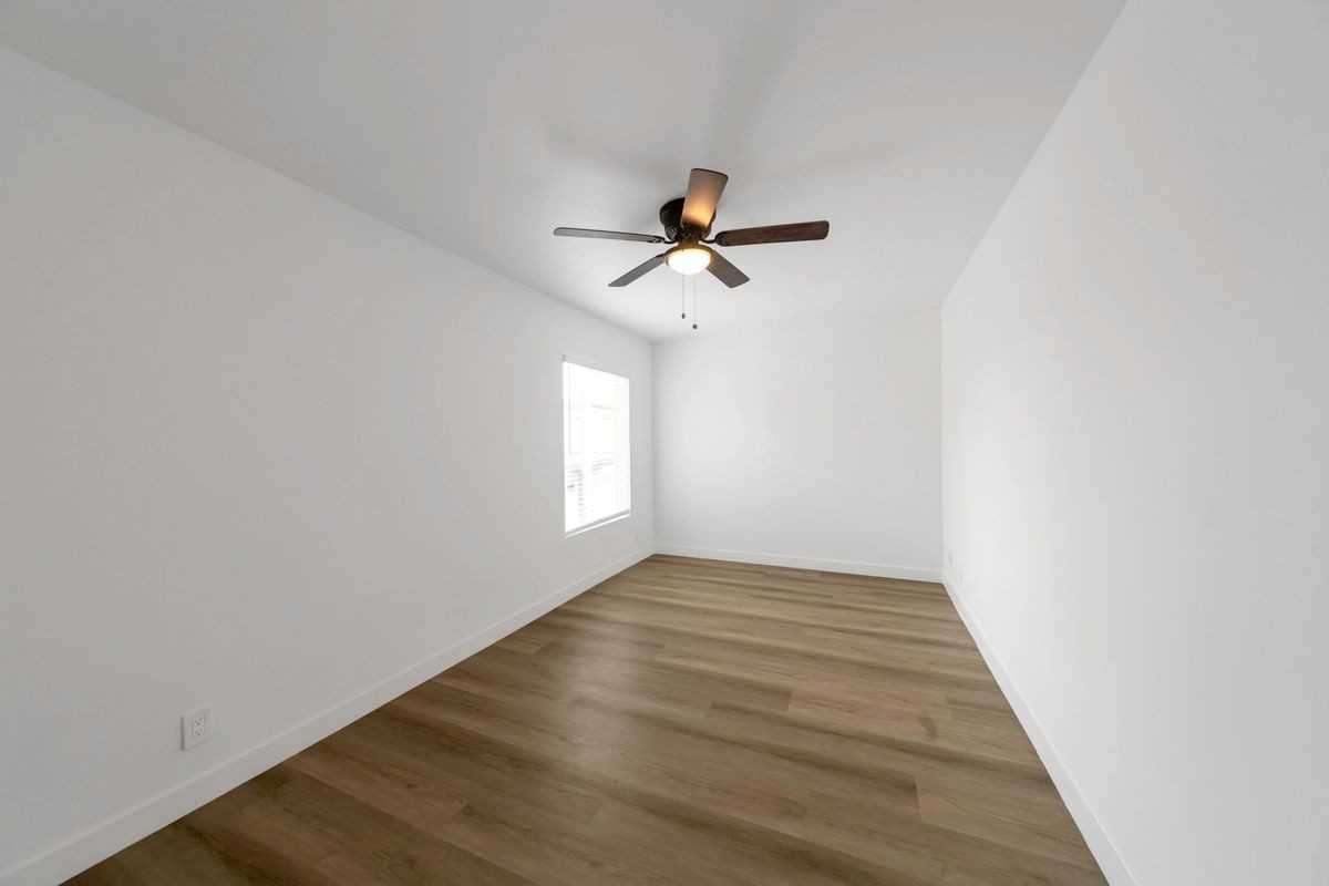 820 Pier Ave ##1 - Photo 7 of 15