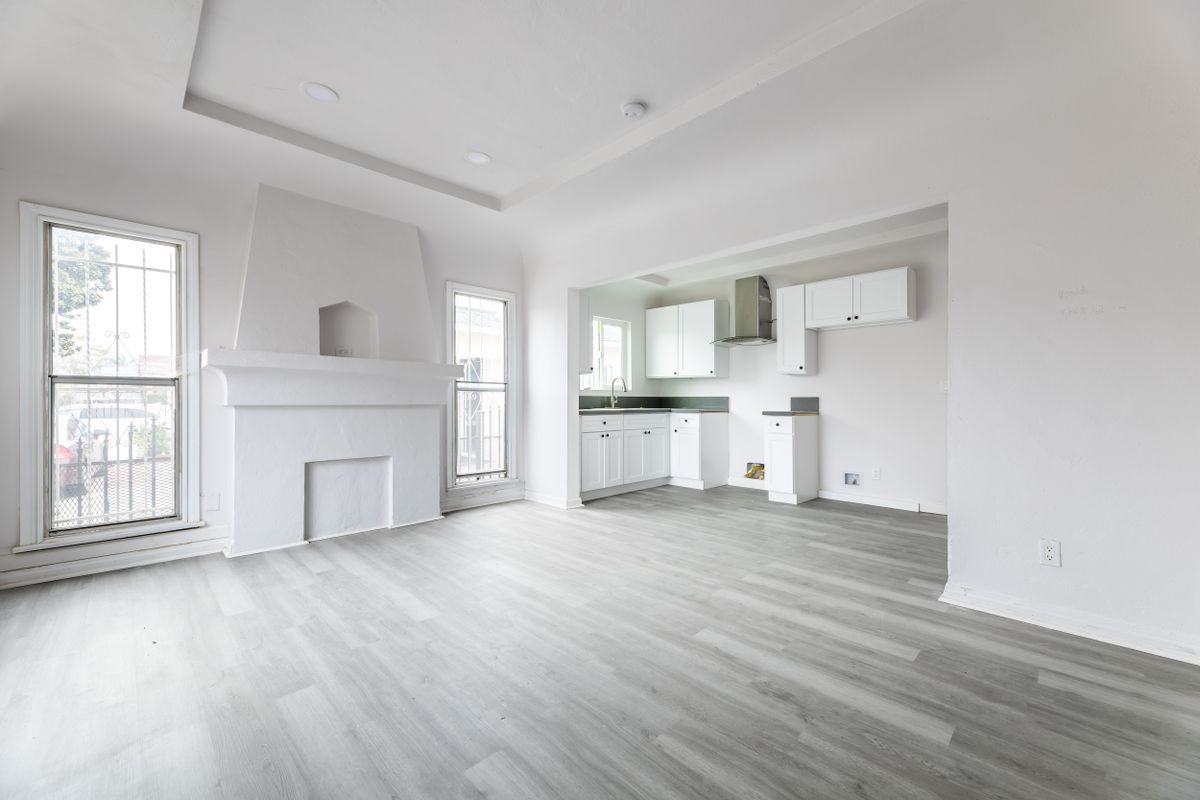 138 W 82nd St - Photo 5 of 22