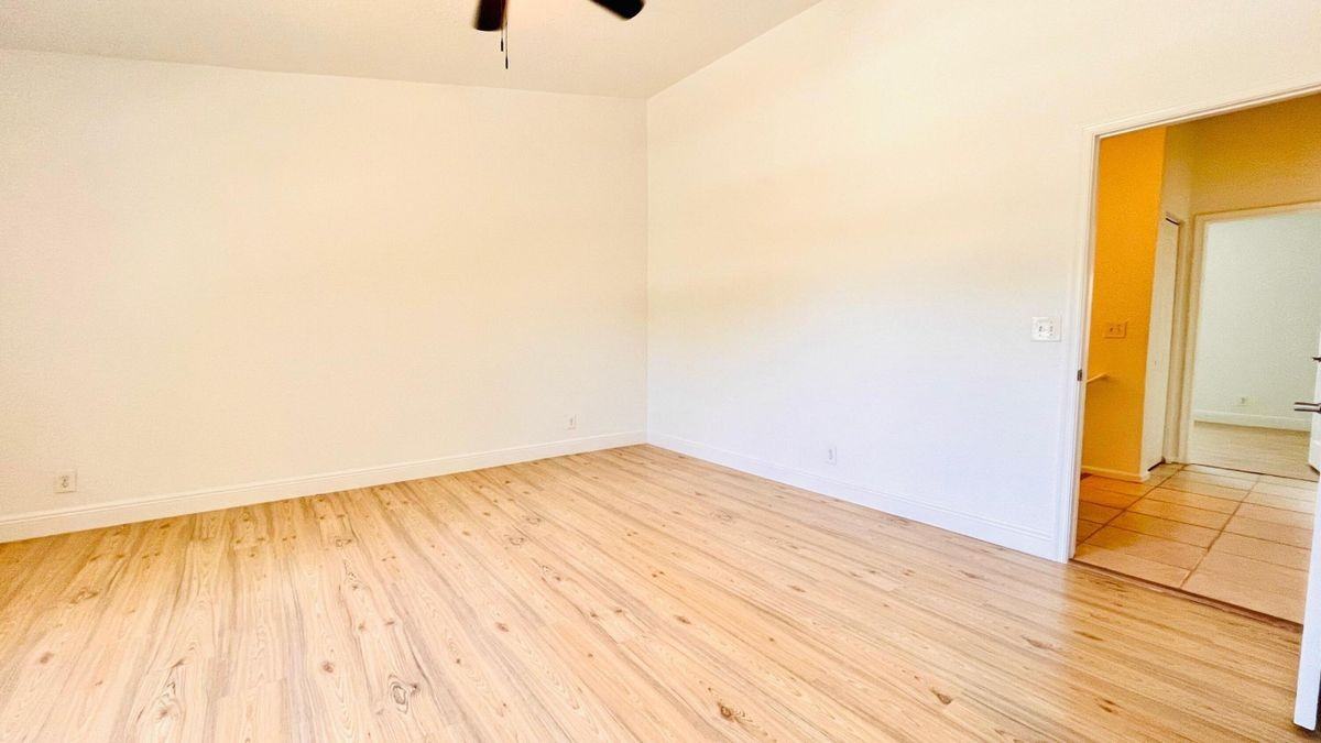 1436 Hawthorne Pl - Photo 3 of 4