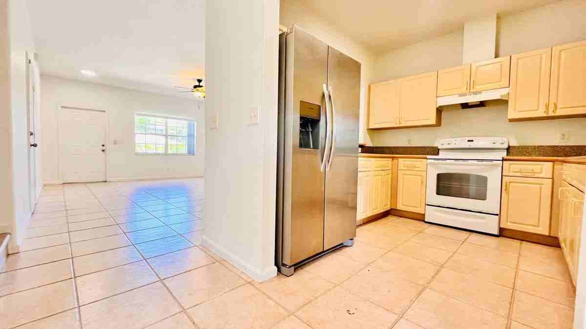 1436 Hawthorne Pl - Photo 4 of 4