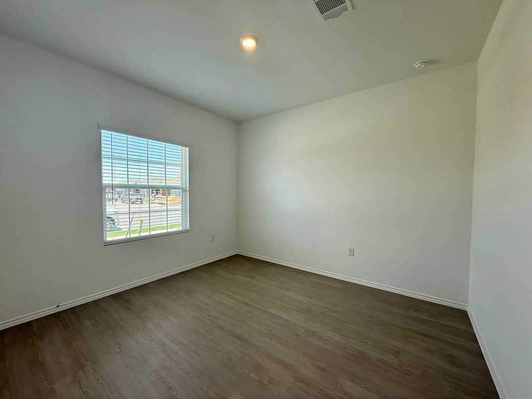 306 Camargue Dr - Photo 2 of 15