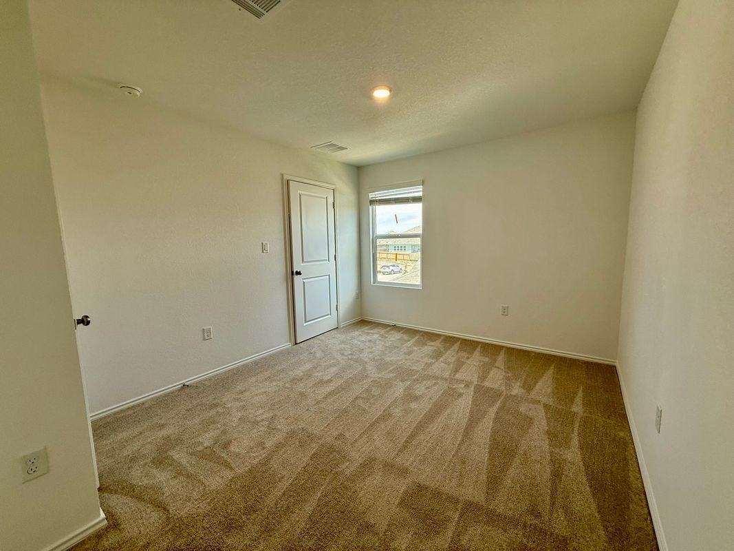 306 Camargue Dr - Photo 4 of 15
