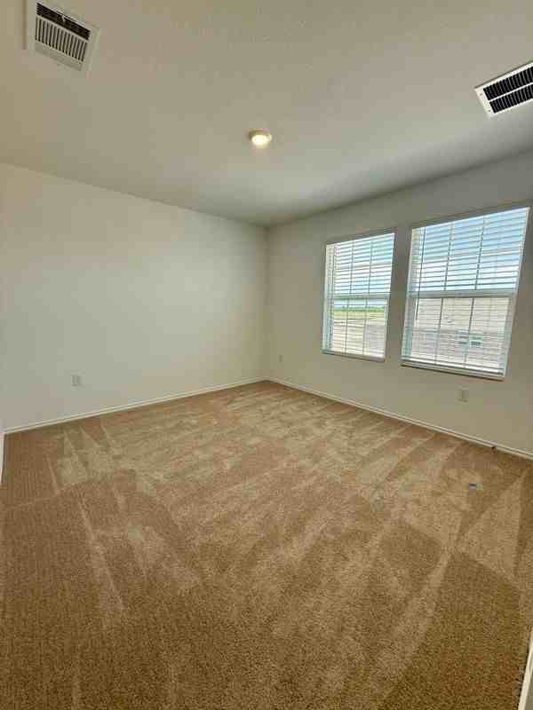 306 Camargue Dr - Photo 5 of 15
