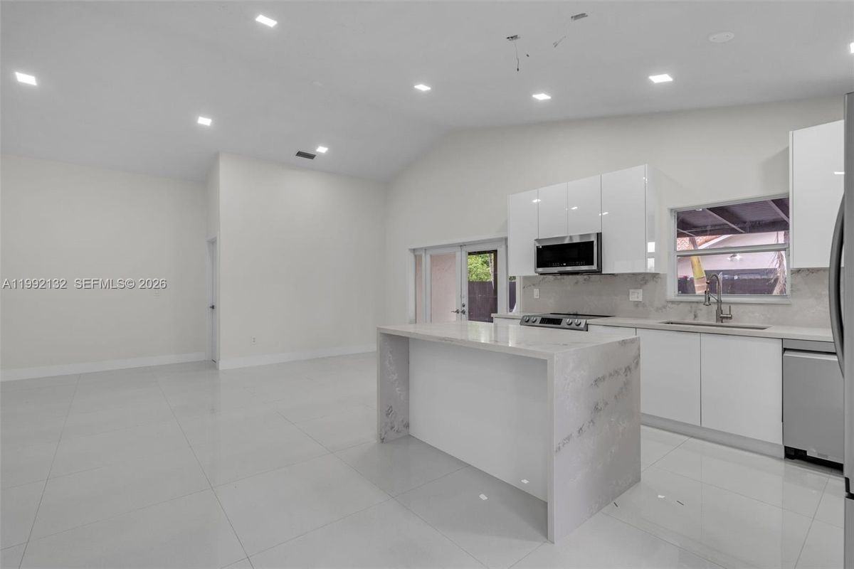 803 Nw 133rd Ct - Photo 5 of 19