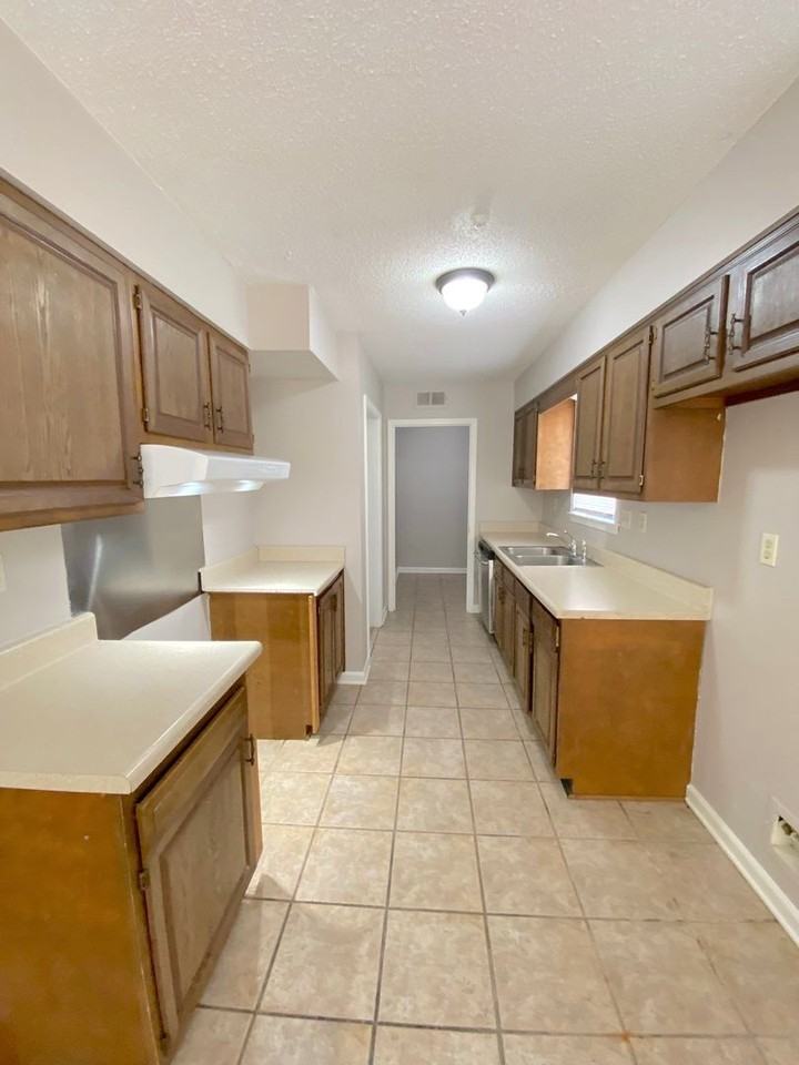 6127 Mission Ridge Rd - Photo 2 of 14