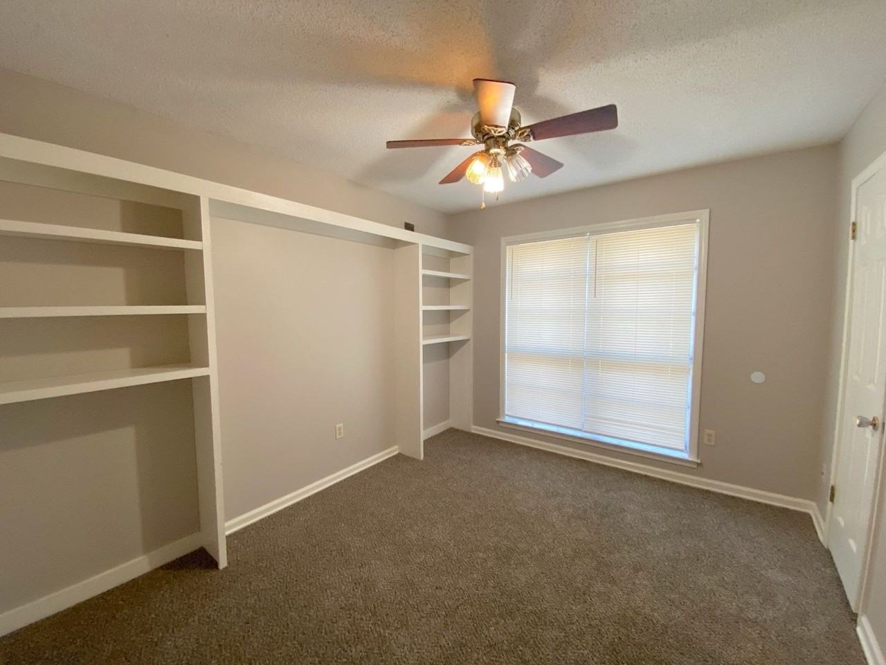 6127 Mission Ridge Rd - Photo 3 of 14