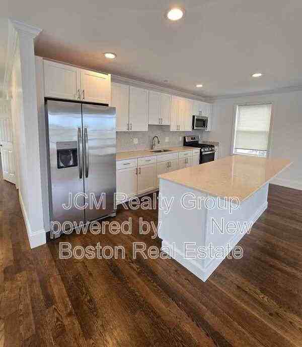375 Crescent Ave #3 - Photo 3 of 23