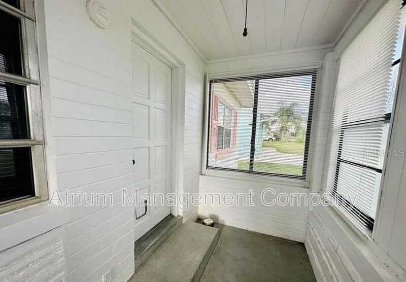319 Golf Blvd - Photo 2 of 9