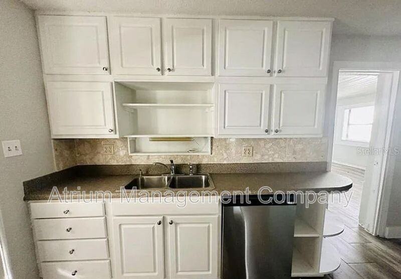 319 Golf Blvd - Photo 7 of 9