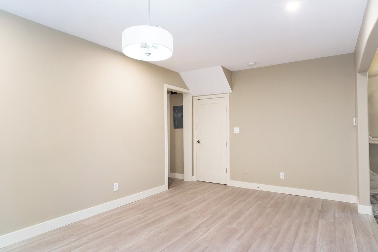 242 6th Street East #1 - Photo 5 of 27