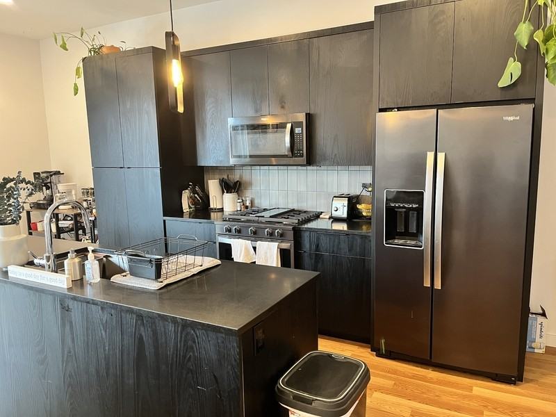 1637 W Grand Ave - Photo 5 of 27